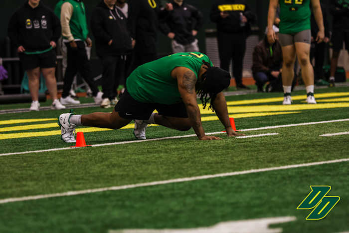 Steven Jones prepares to run the 40-yard dash at Oregon's Pro Day.